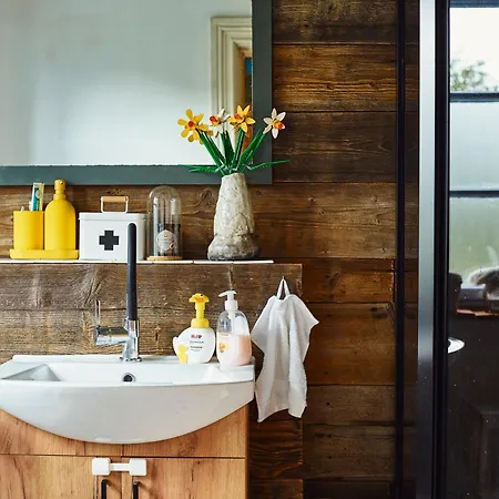 Debinowka بيت للعطل *